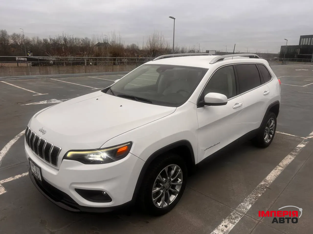 Jeep Cherokee - фото 1