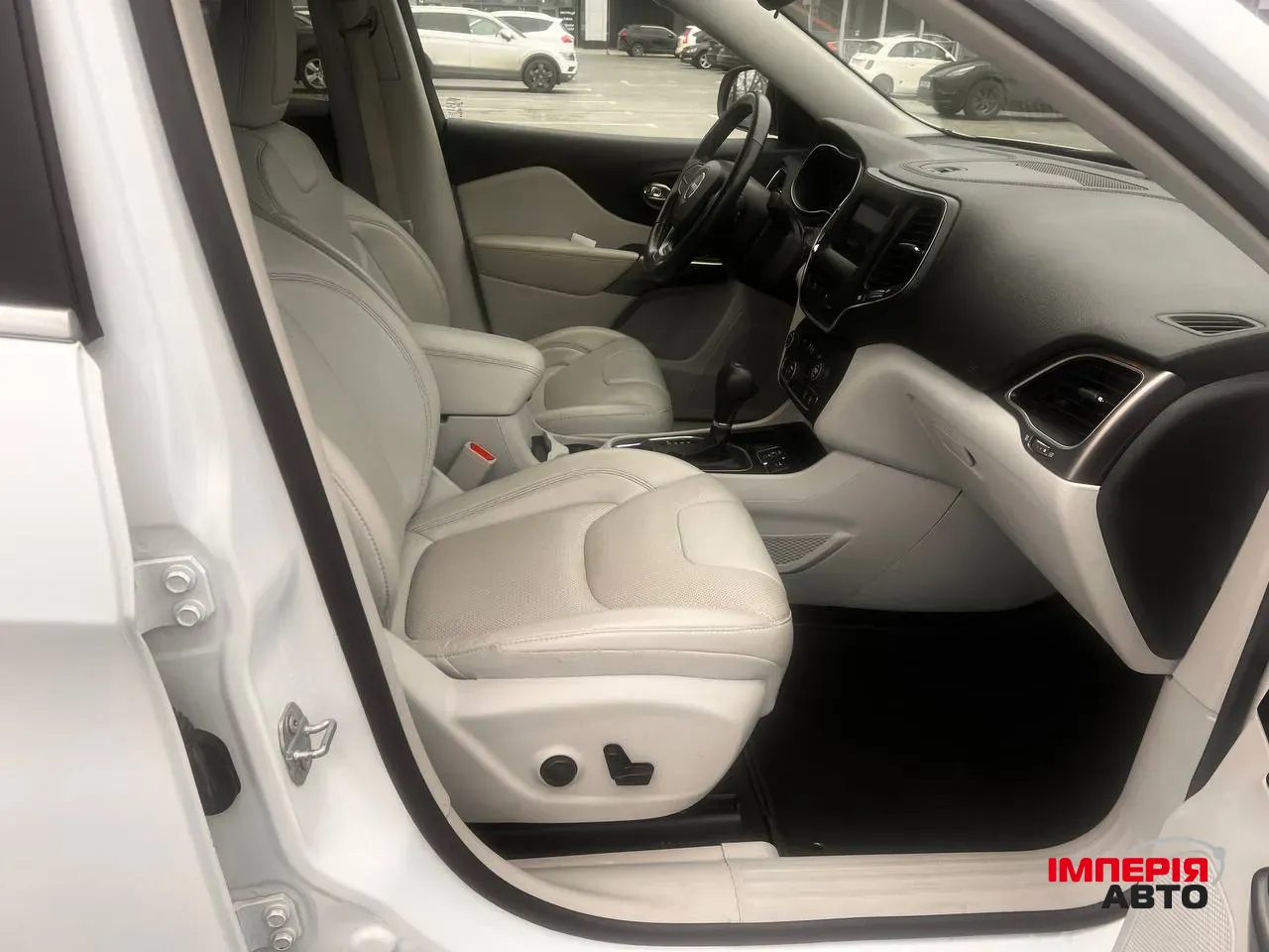 Jeep Cherokee - фото 21