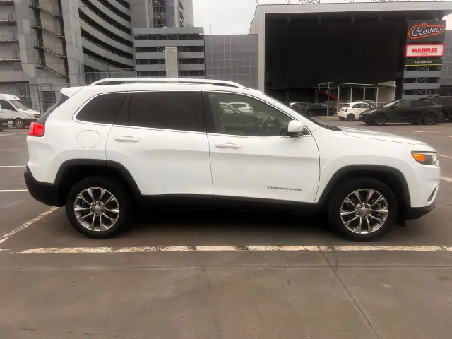 Jeep Cherokee - фото 4