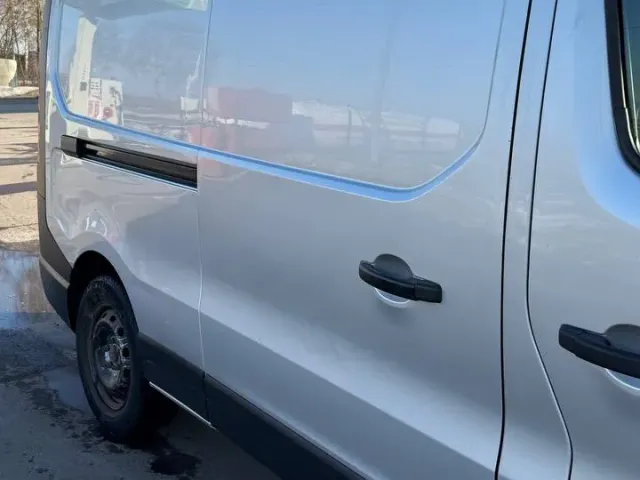 Opel Vivaro - фото 4