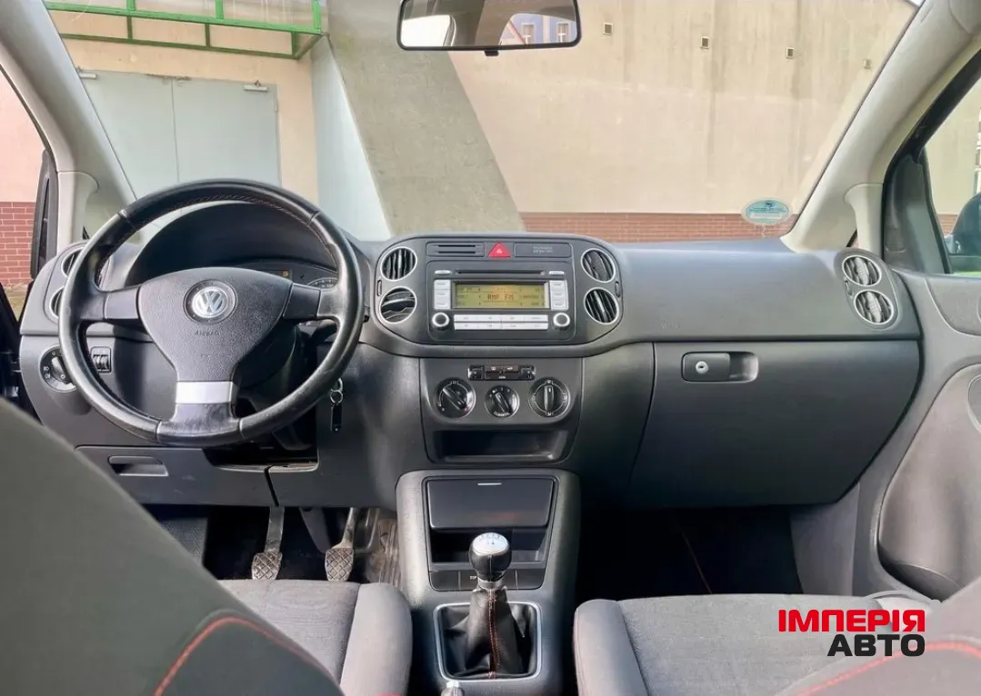 Volkswagen Golf - фото 7