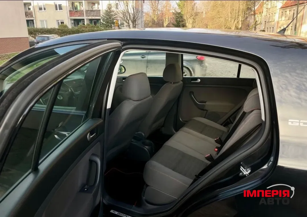 Volkswagen Golf - фото 6