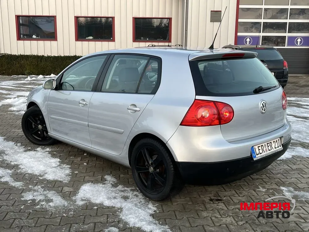 Volkswagen Golf - фото 4