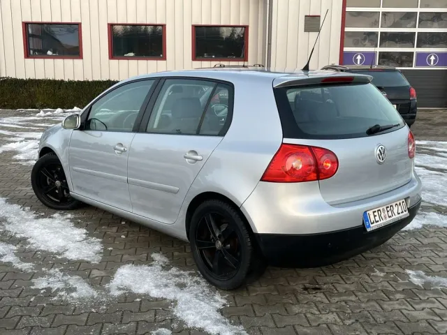 Volkswagen Golf - фото 4