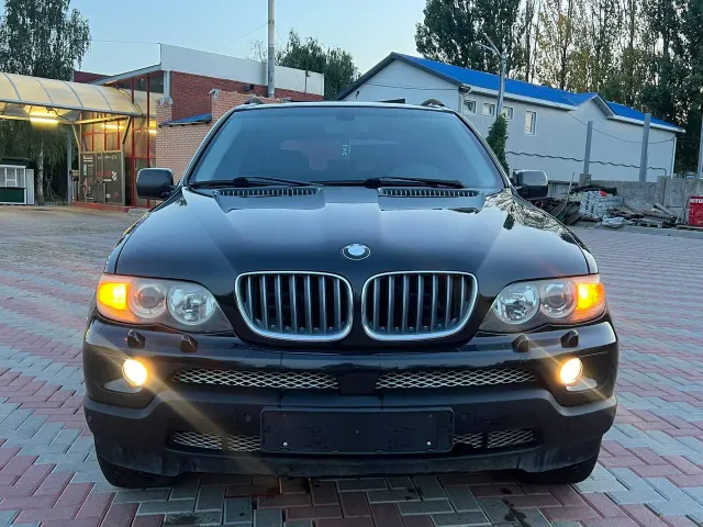 BMW X5 - фото 1