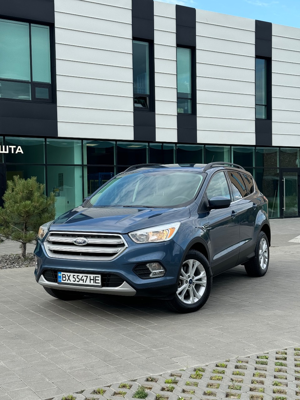 Ford Escape - фото 1