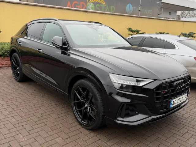Audi SQ8 - фото 1