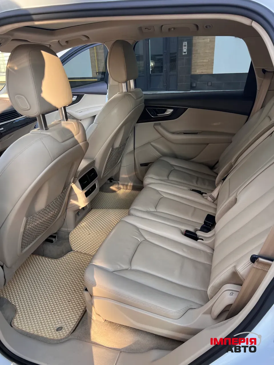 Audi Q7 - фото 18