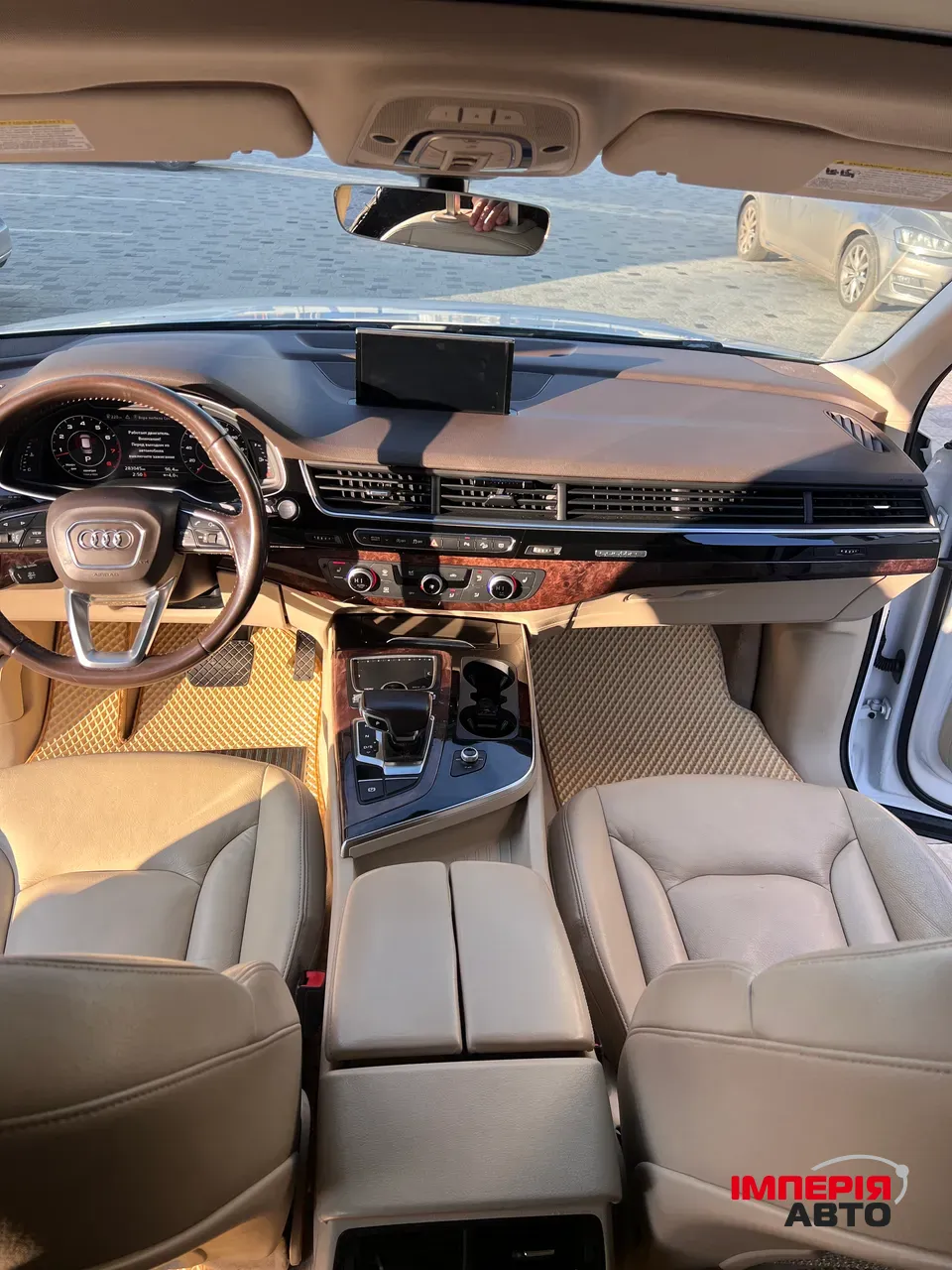 Audi Q7 - фото 12