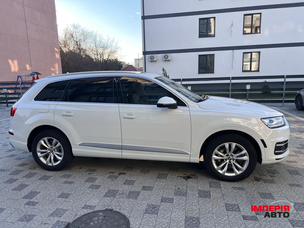Audi Q7 - фото 7