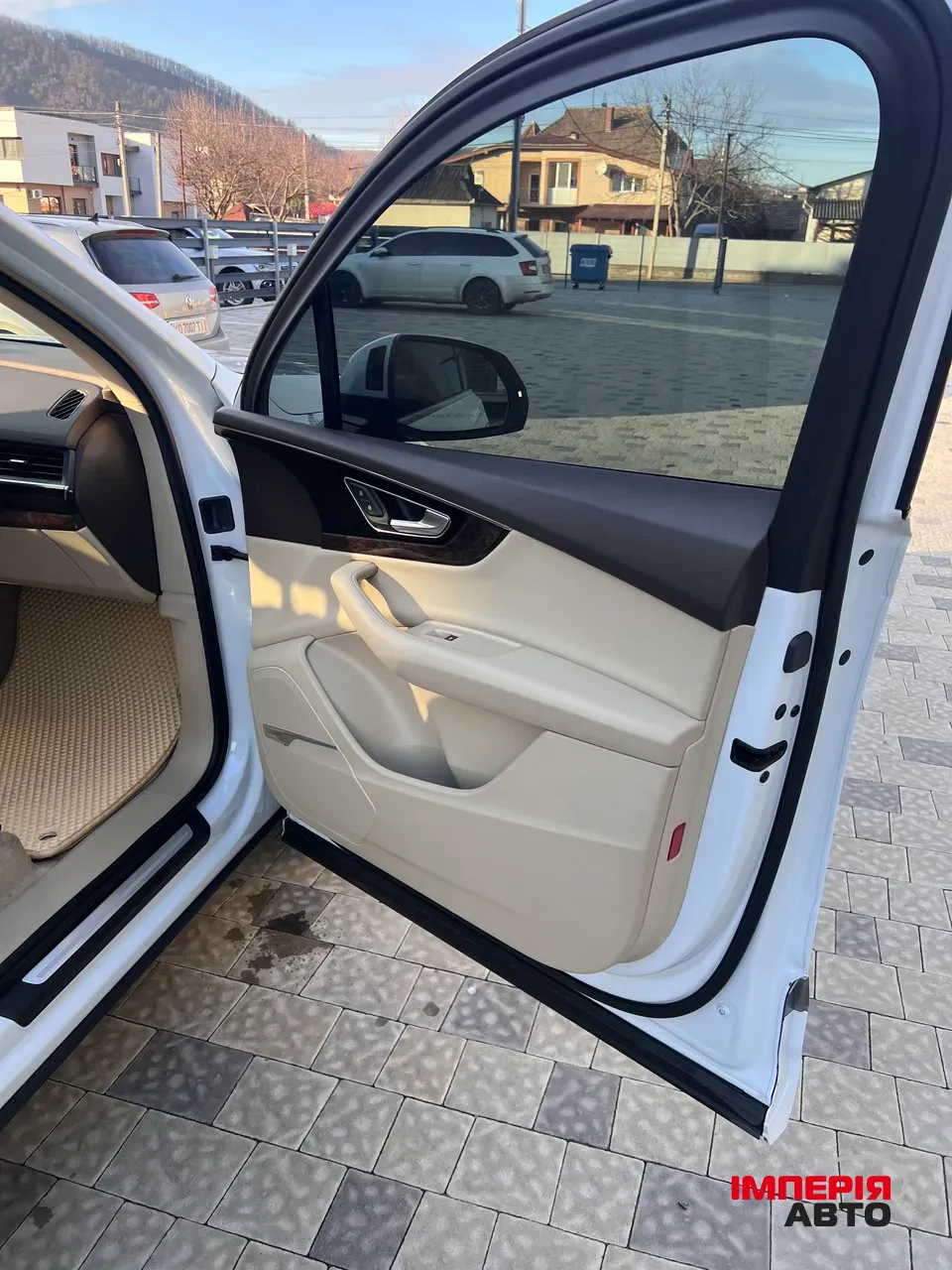 Audi Q7 - фото 11