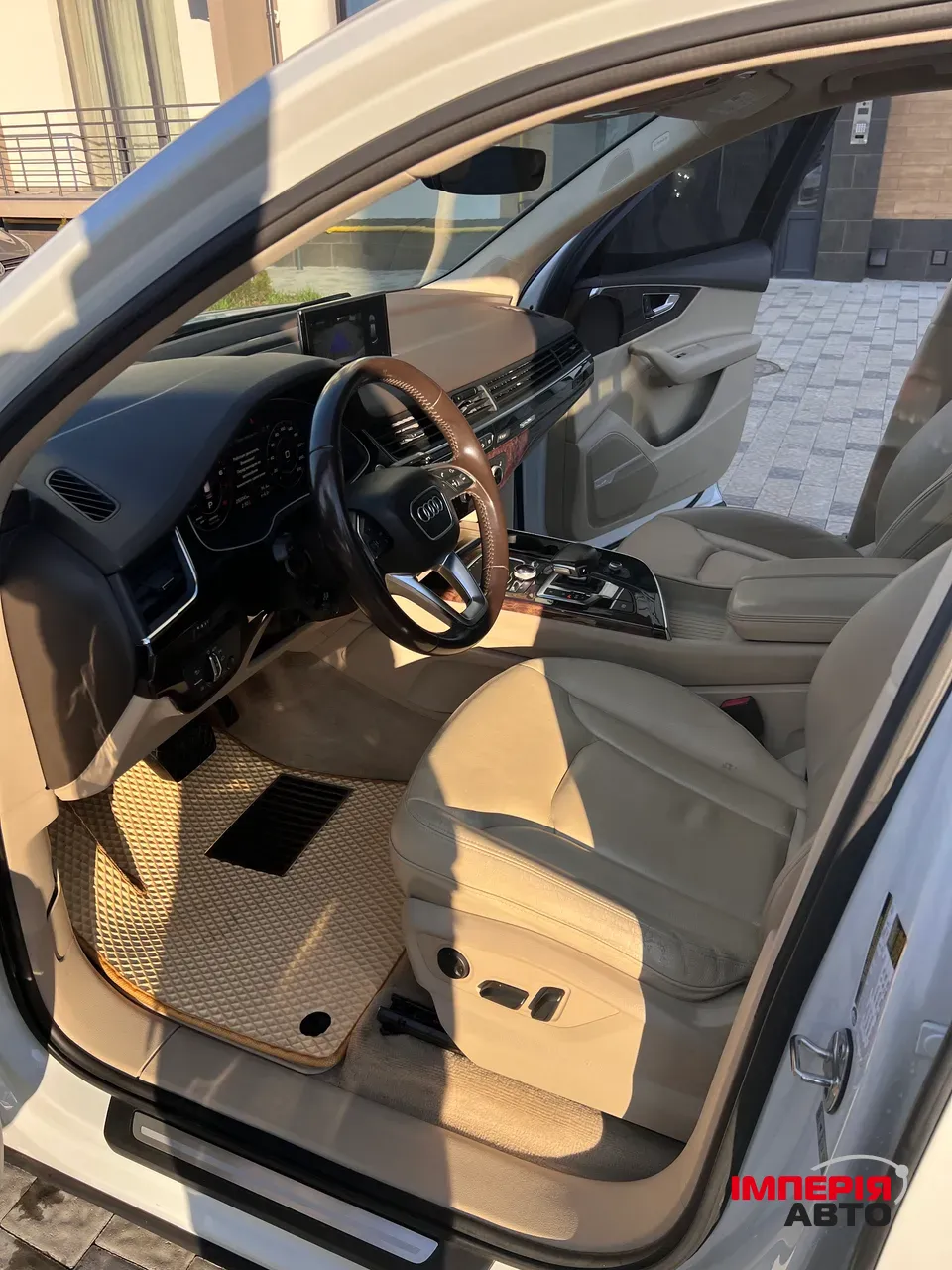 Audi Q7 - фото 15