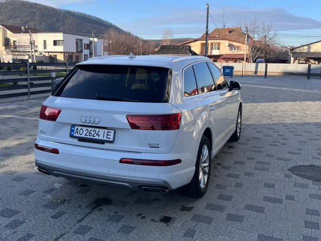 Audi Q7 - фото 4