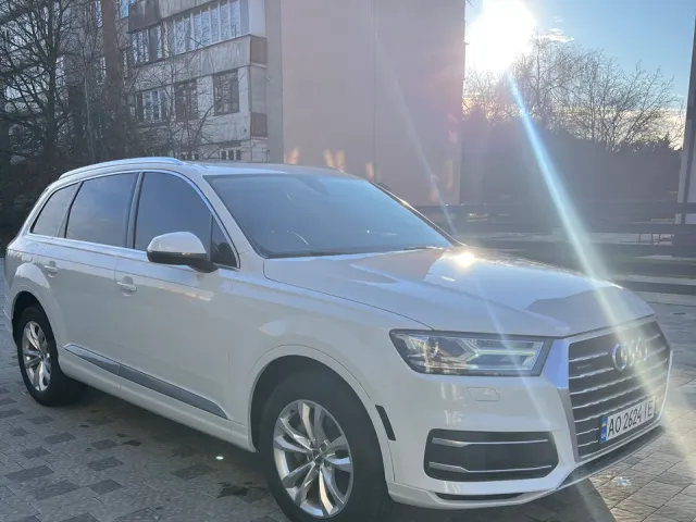 Audi Q7 - фото 2