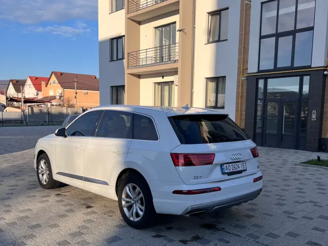 Audi Q7 - фото 3