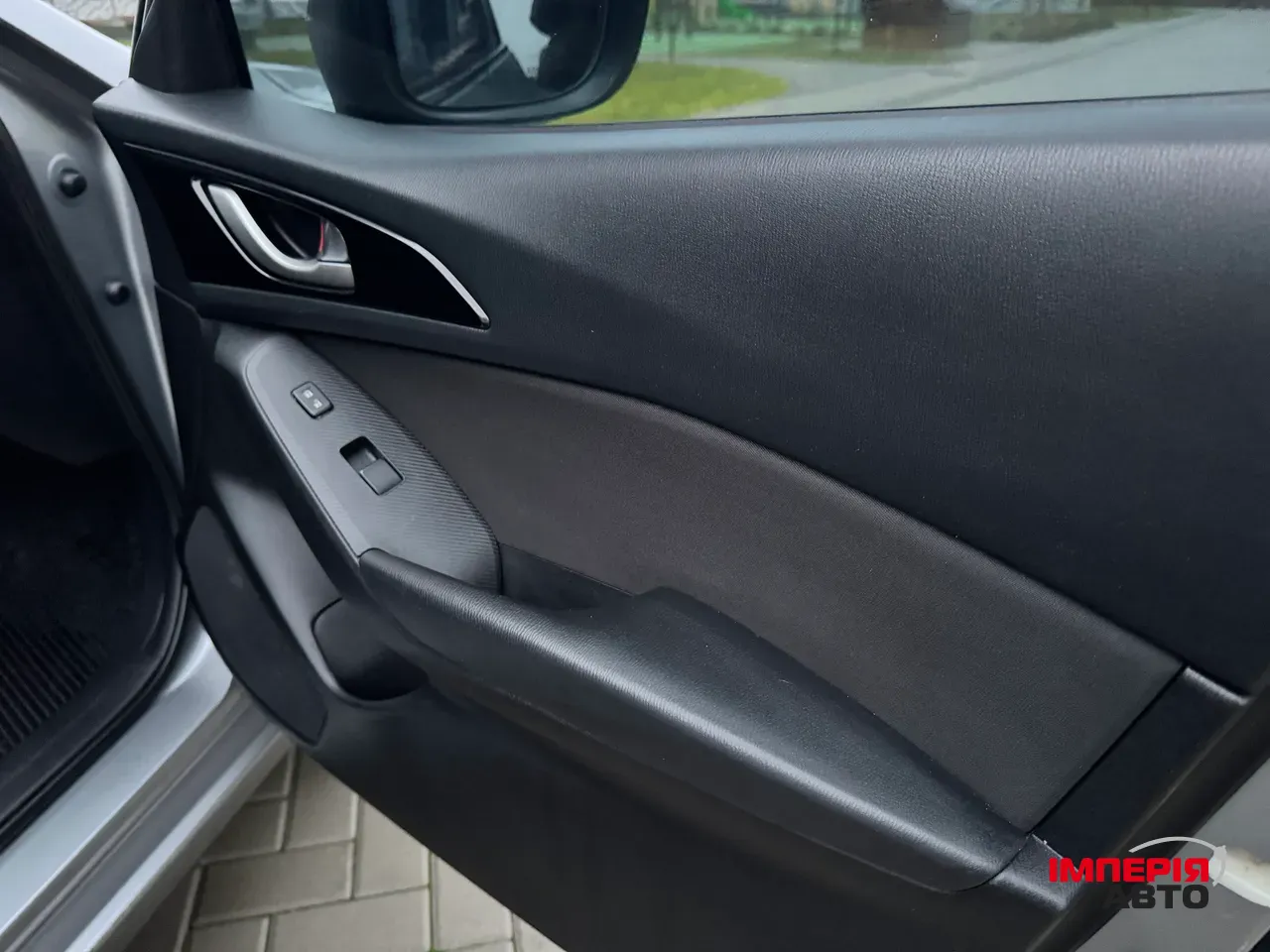 Mazda 3 - фото 10