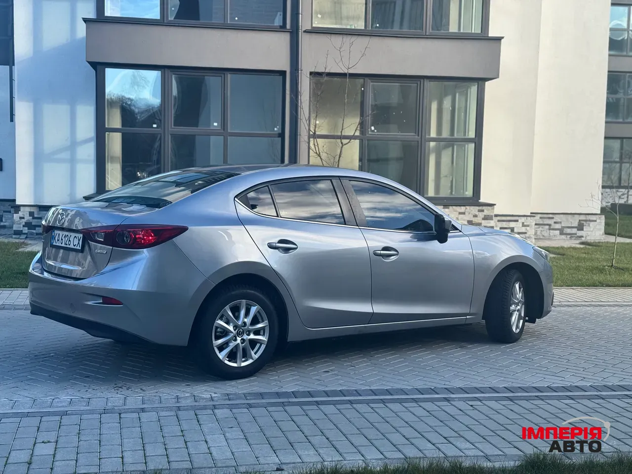 Mazda 3 - фото 3