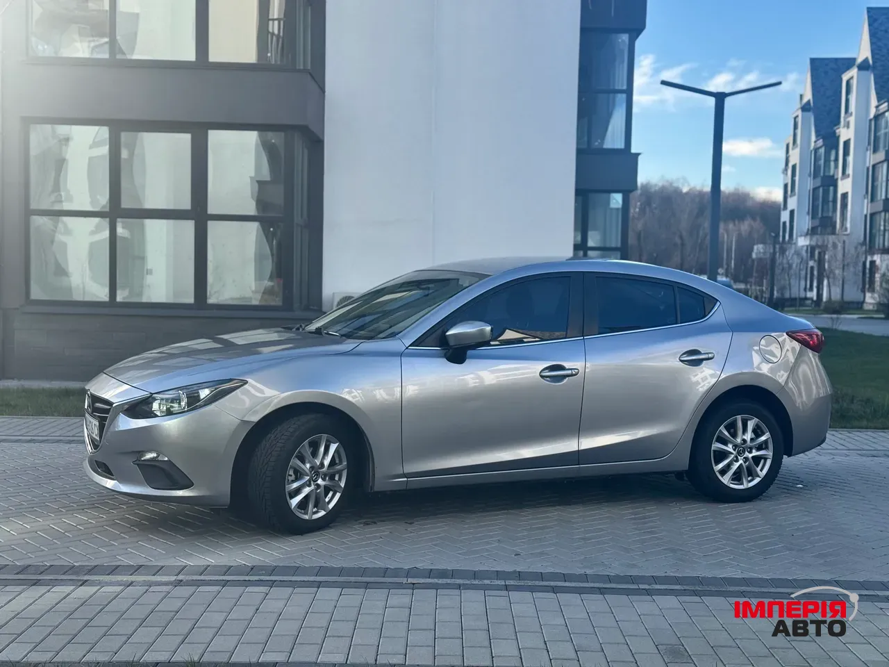 Mazda 3 - фото 6