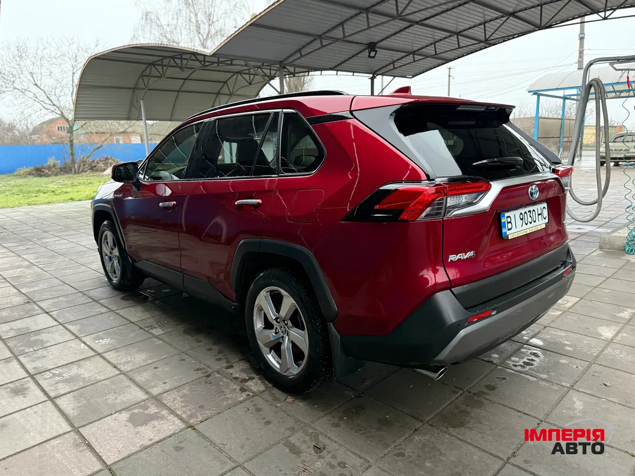 Toyota RAV4 - фото 4