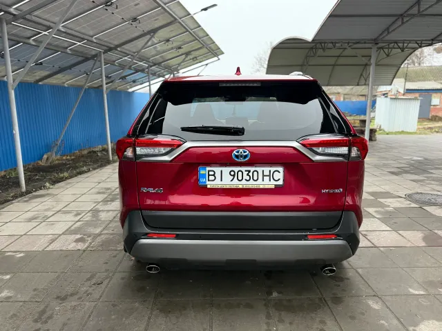 Toyota RAV4 - фото 5