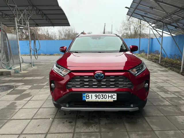 Toyota RAV4 - фото 3