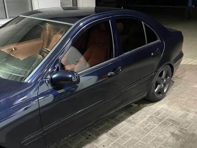 Mercedes-Benz C-Класс - фото 4