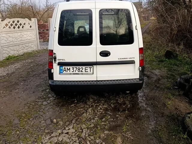 Opel Combo - фото 5