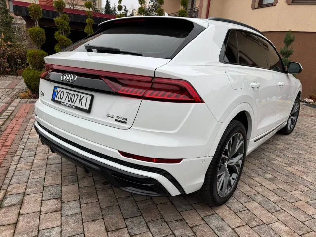 Audi Q8 - фото 1