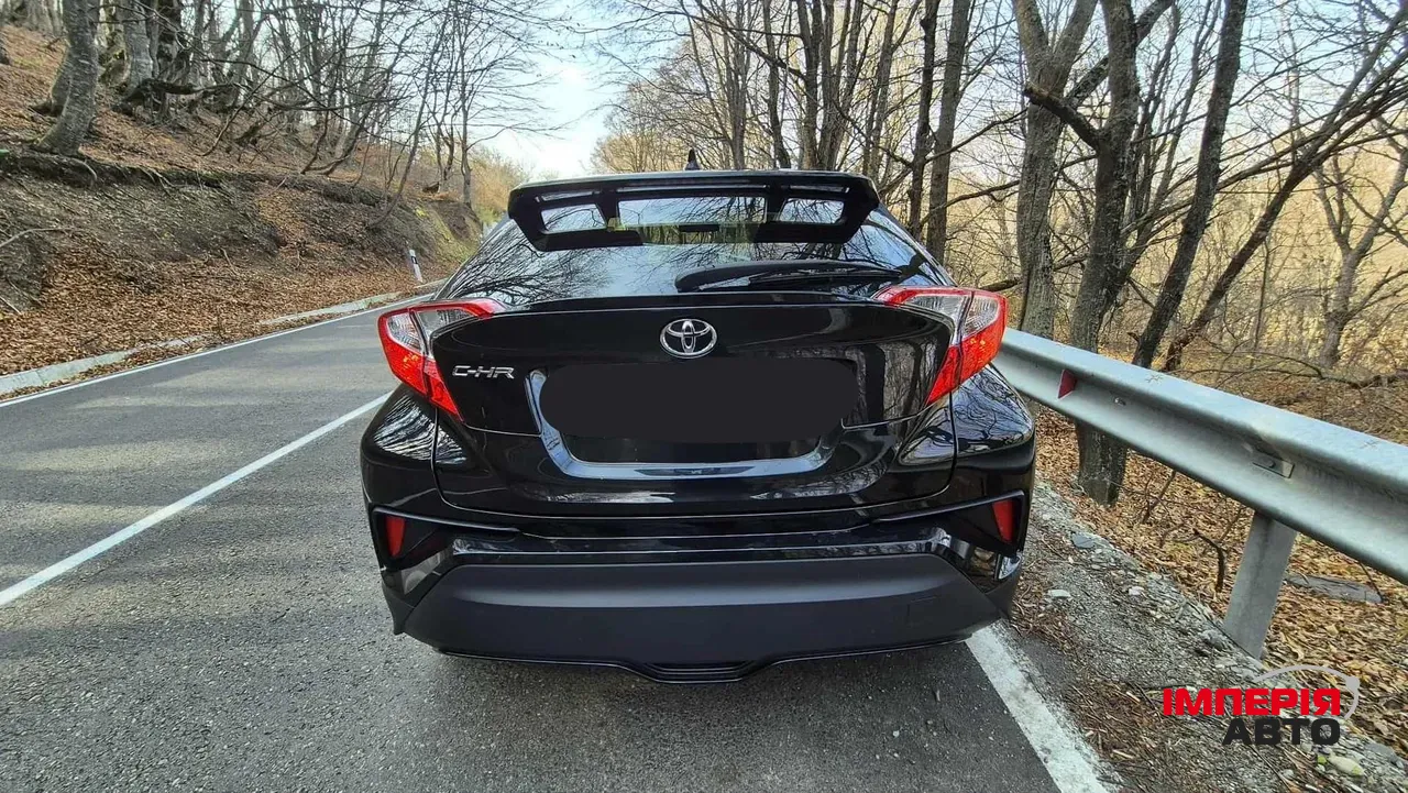 Toyota C-HR - фото 8