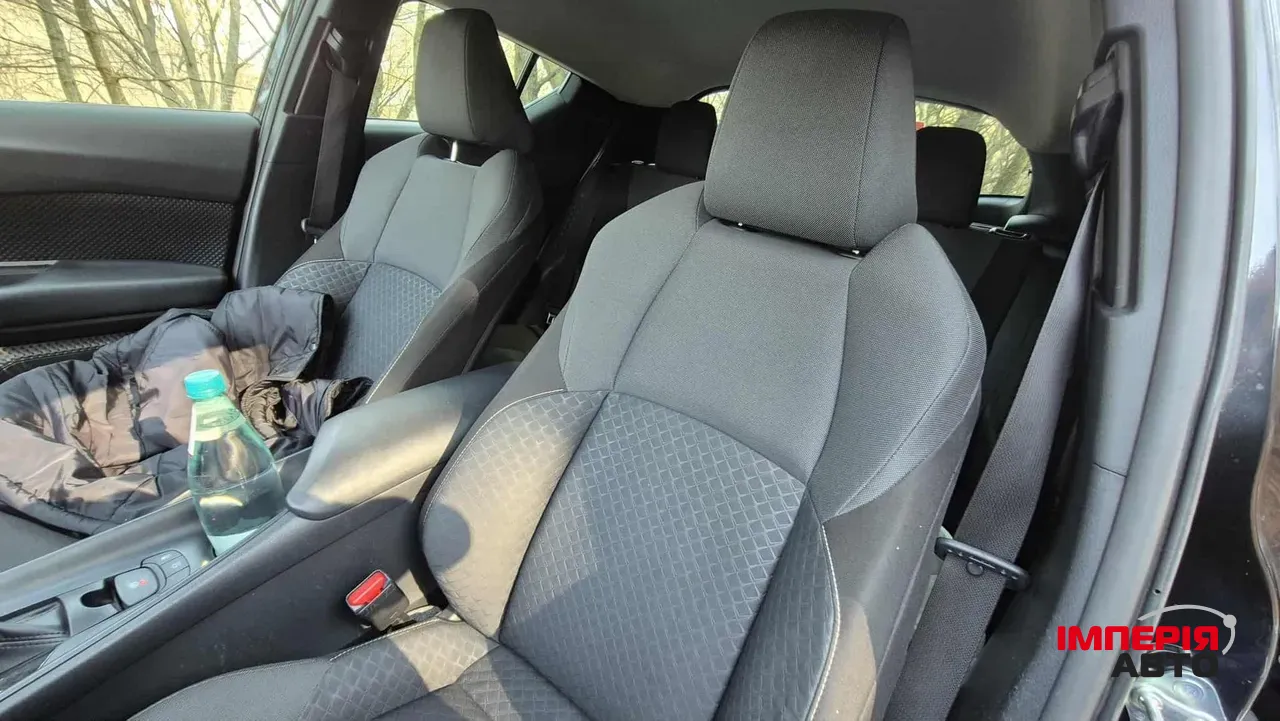 Toyota C-HR - фото 14