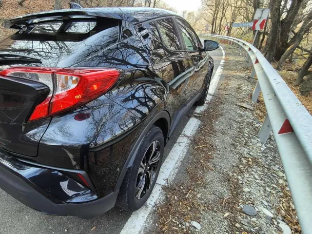 Toyota C-HR - фото 5