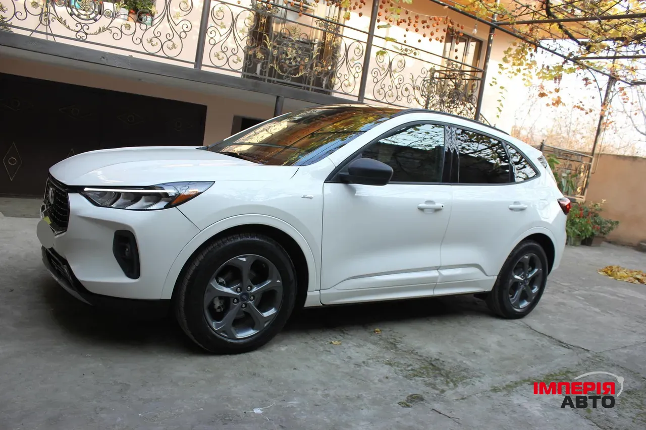 Ford Escape - фото 1