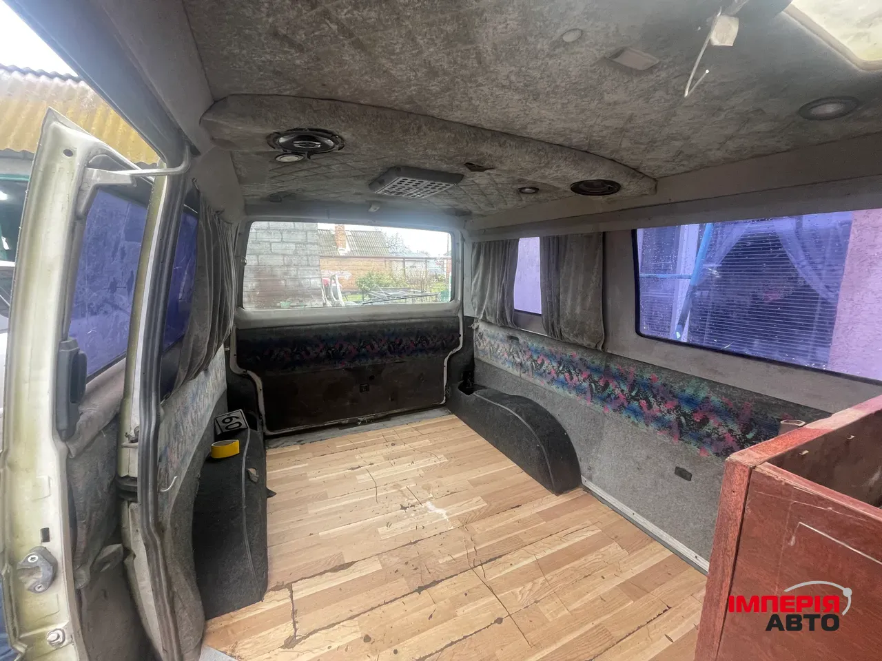 Volkswagen Transporter - фото 11