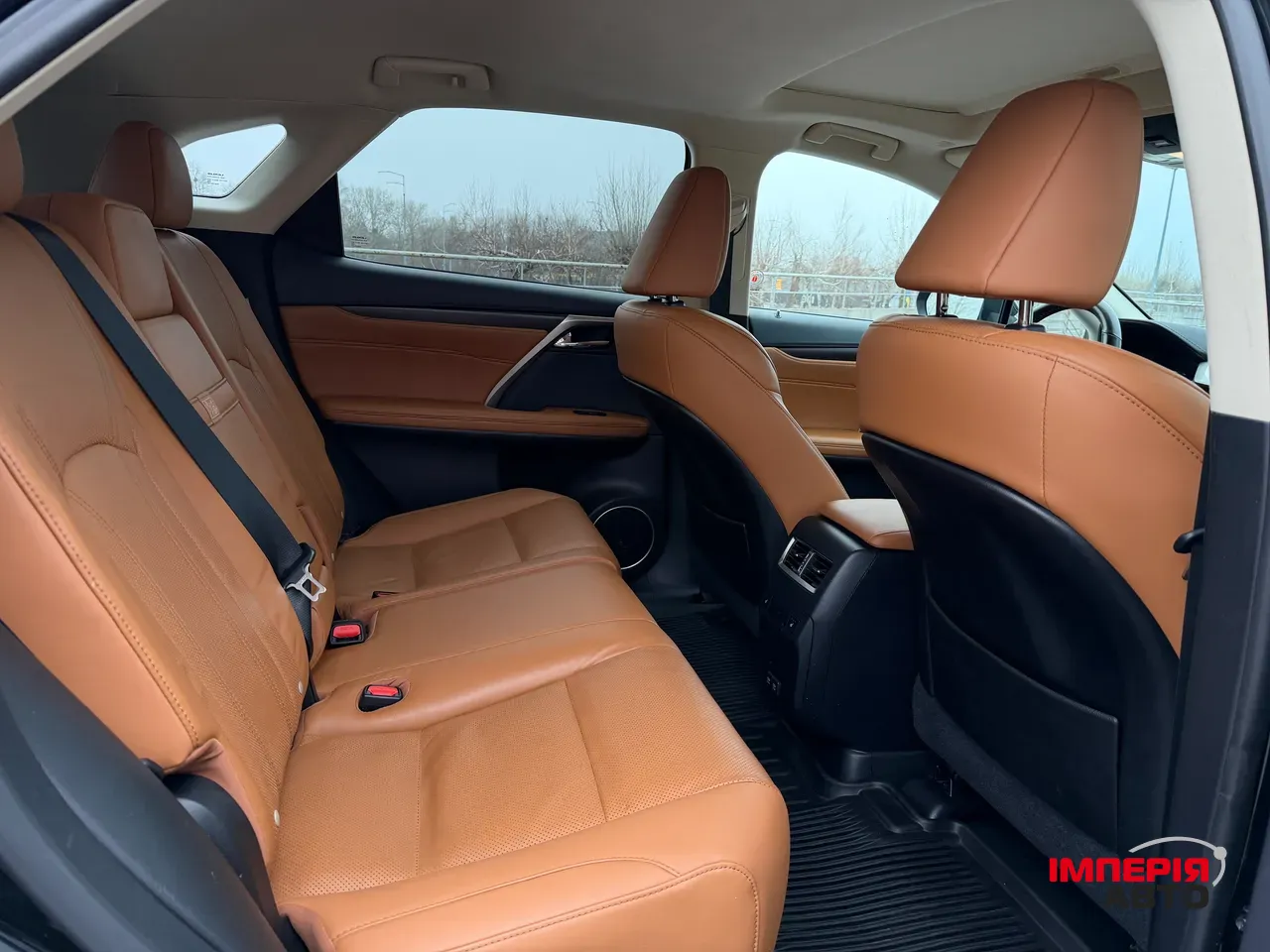 Lexus RX - фото 11