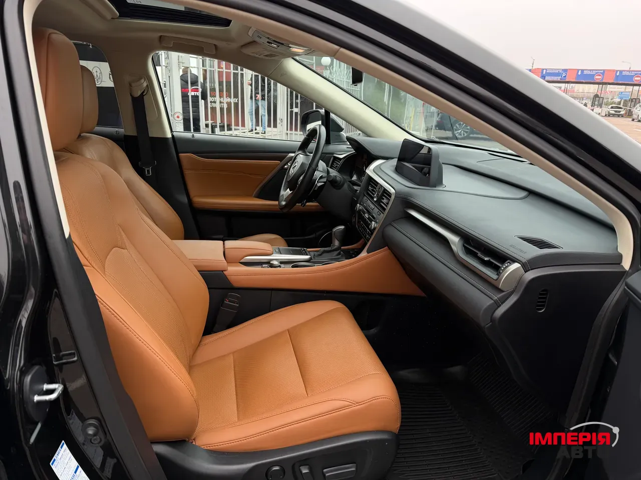 Lexus RX - фото 12