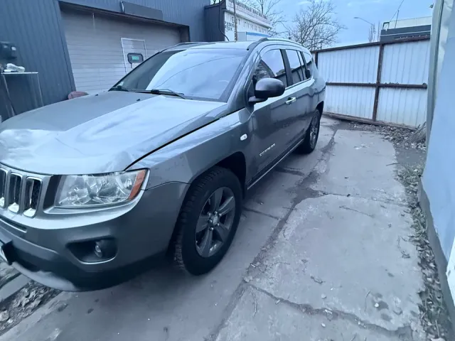 Jeep Compass - фото 2