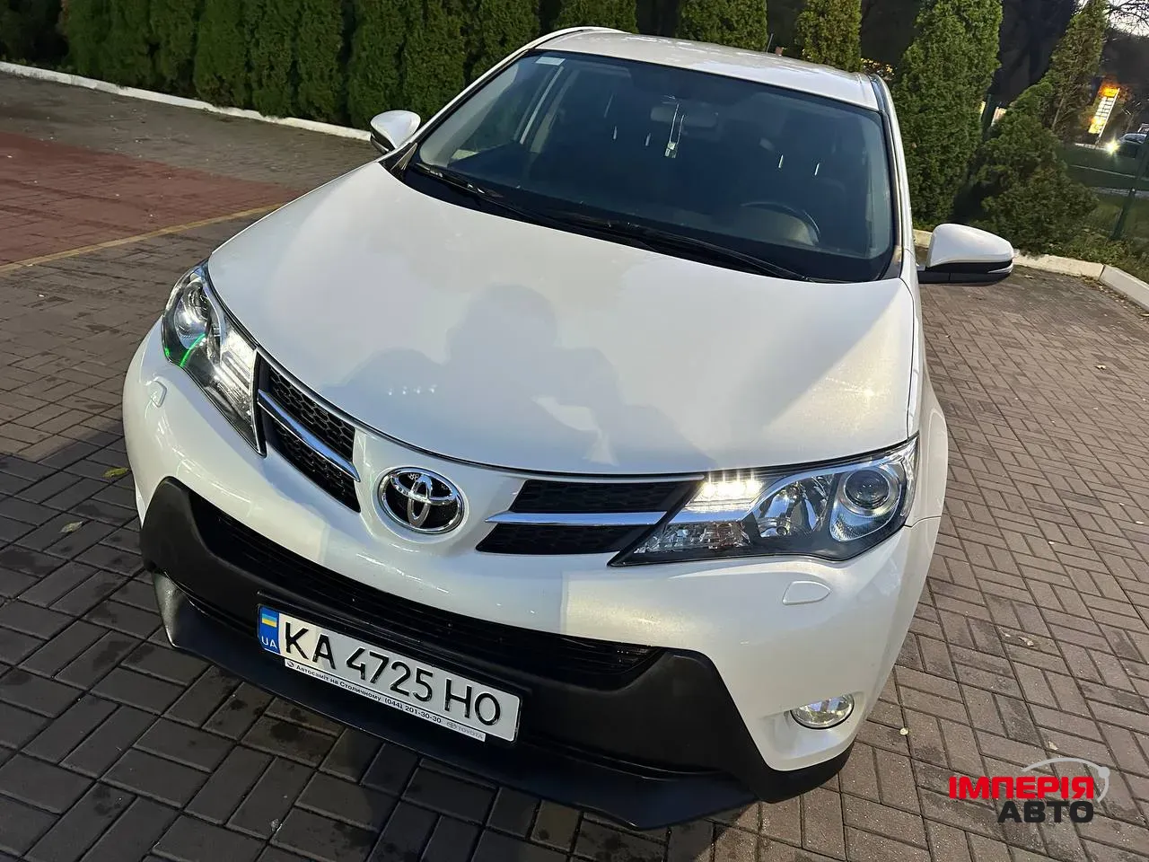 Toyota RAV4 - фото 7