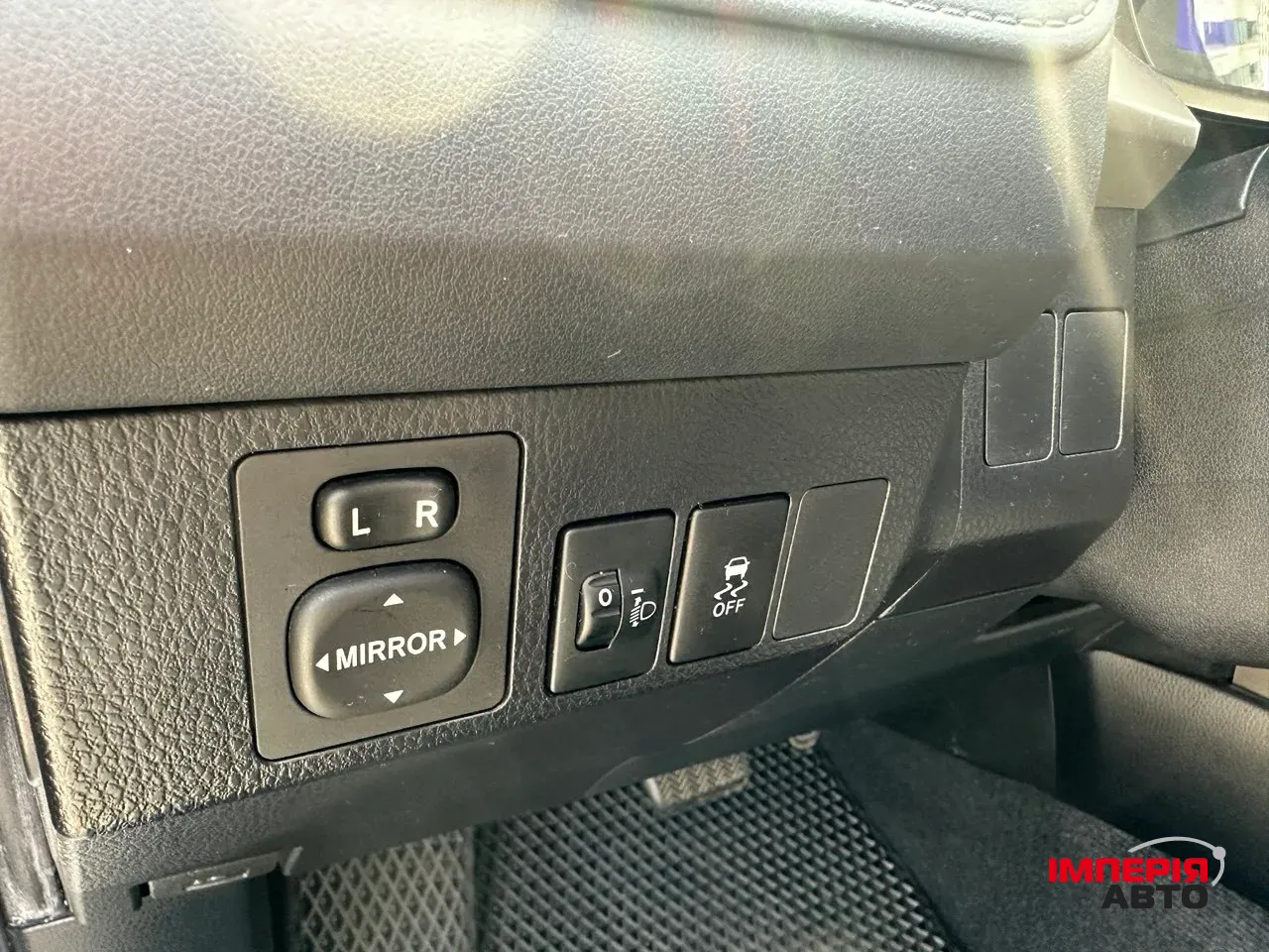 Toyota RAV4 - фото 17