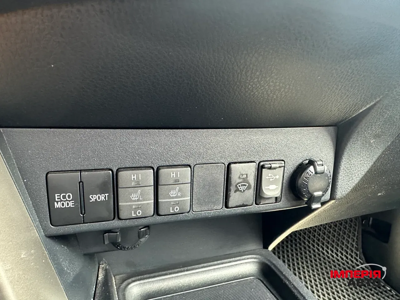 Toyota RAV4 - фото 19