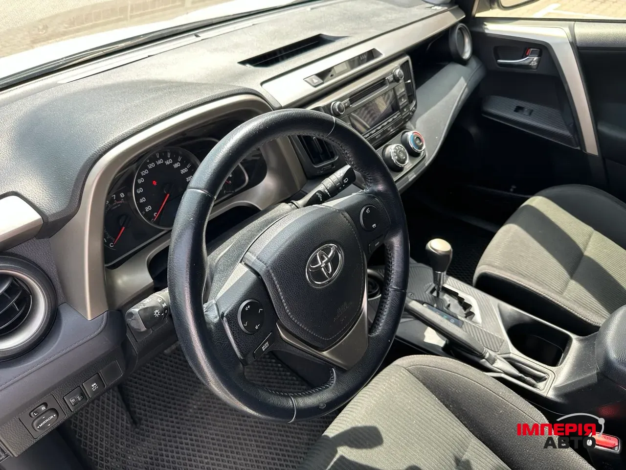 Toyota RAV4 - фото 16