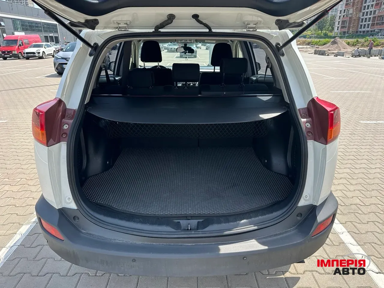 Toyota RAV4 - фото 13