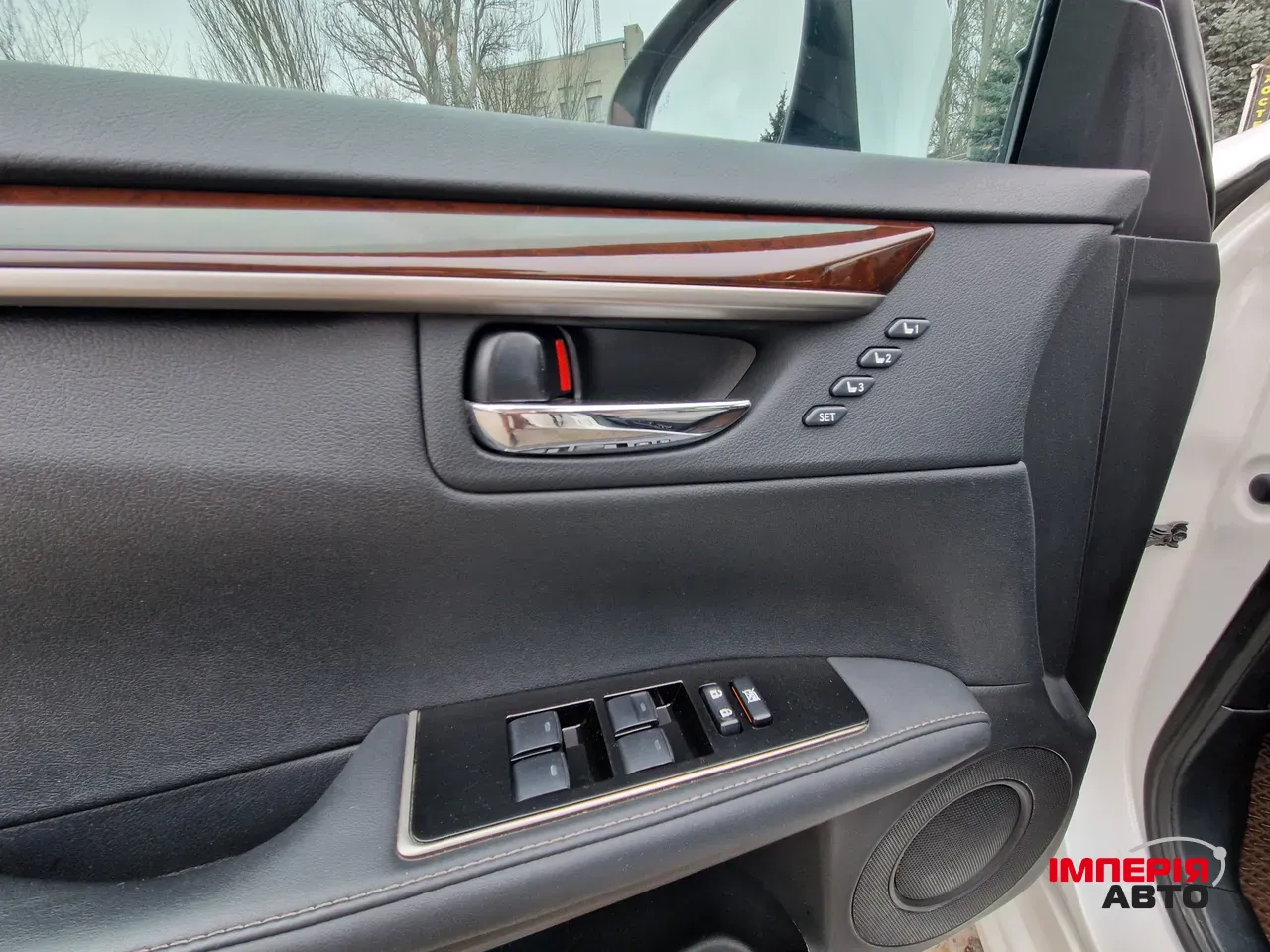 Lexus ES - фото 17