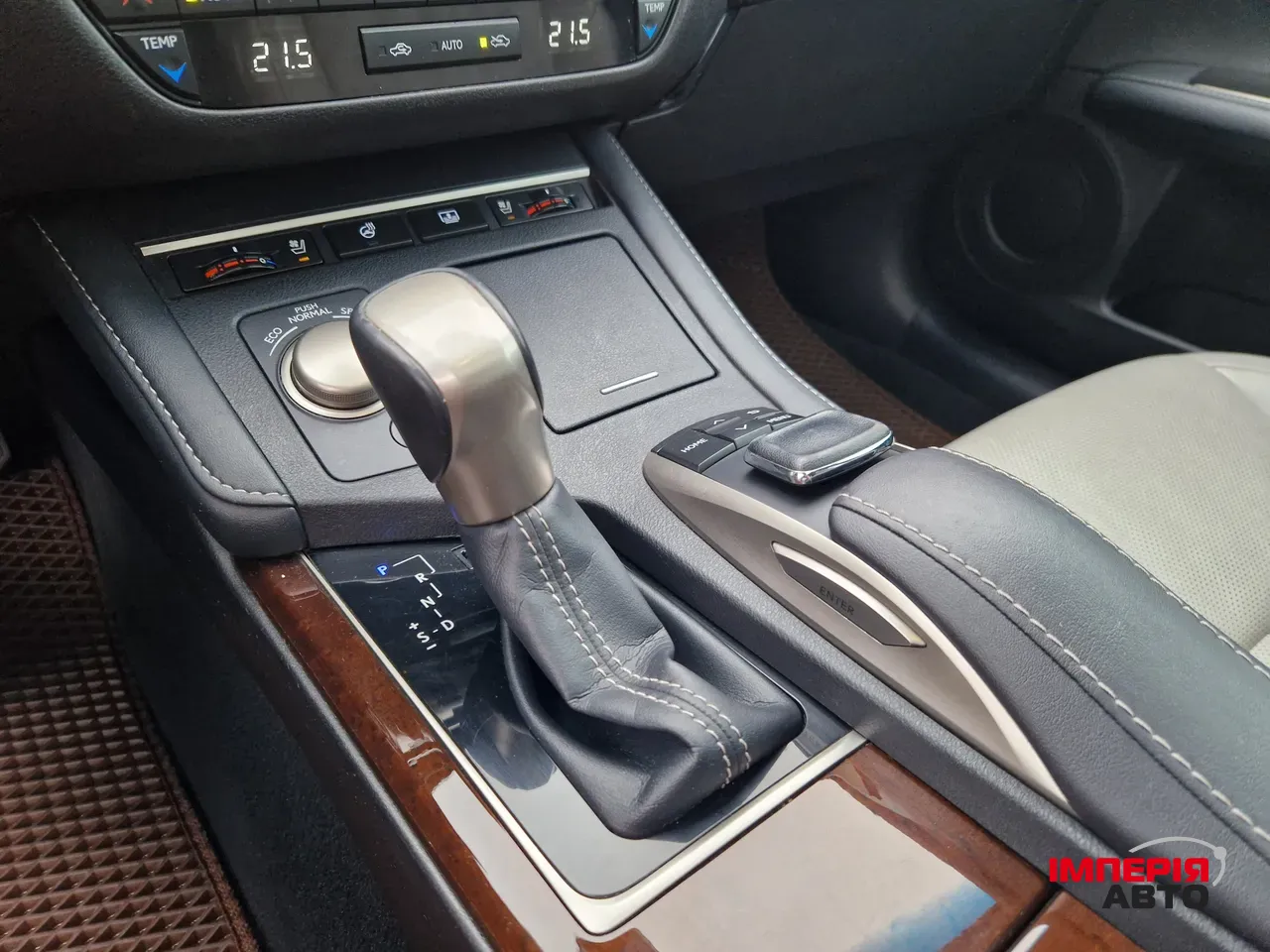 Lexus ES - фото 27