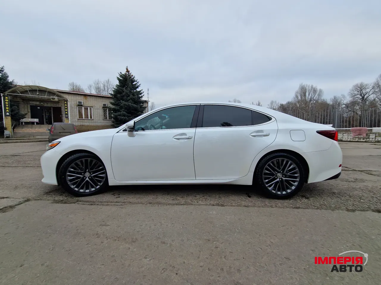 Lexus ES - фото 7