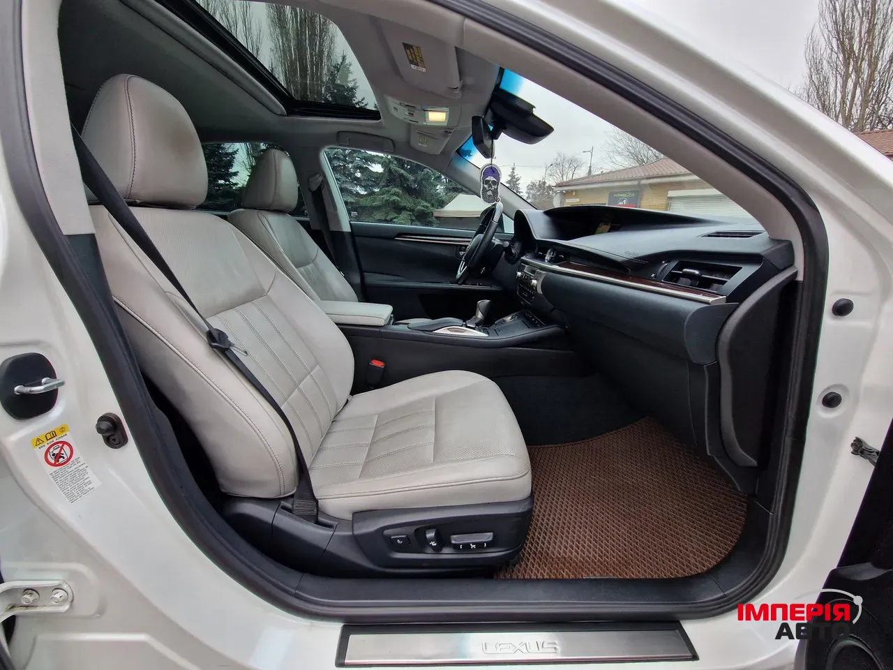 Lexus ES - фото 34