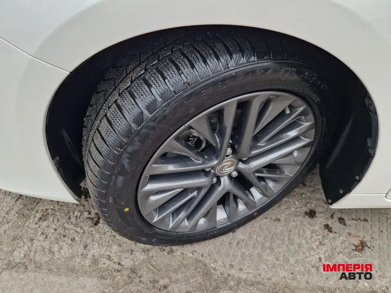 Lexus ES - фото 11