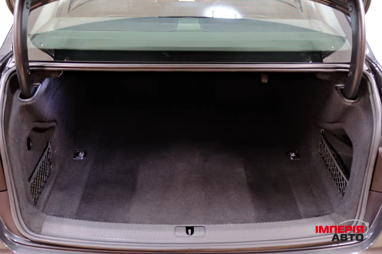 Audi A4 - фото 9