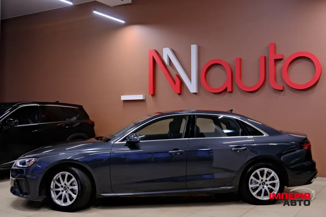 Audi A4 - фото 6