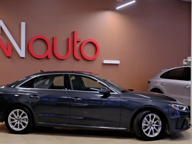 Audi A4 - фото 5