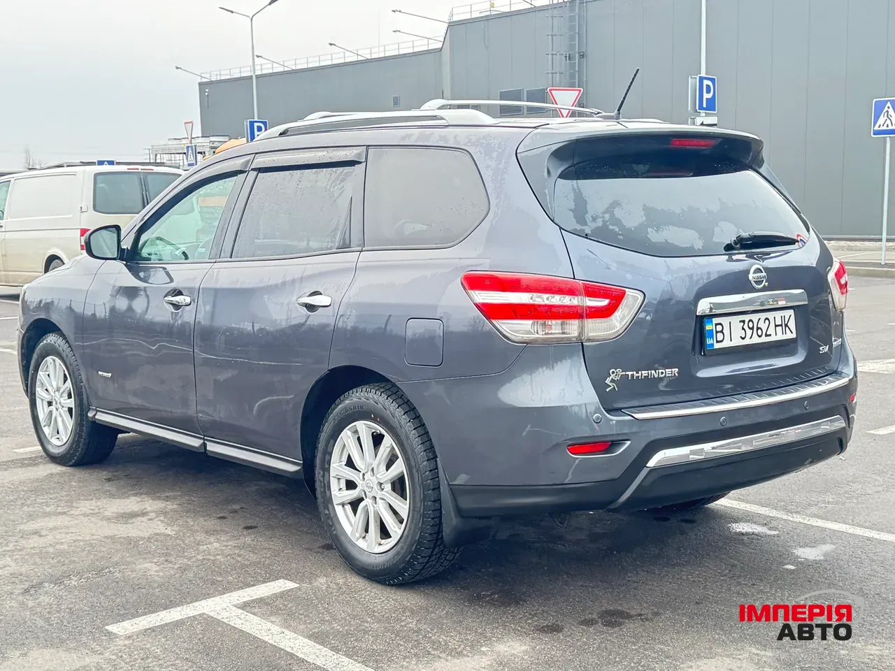 Nissan Pathfinder - фото 4